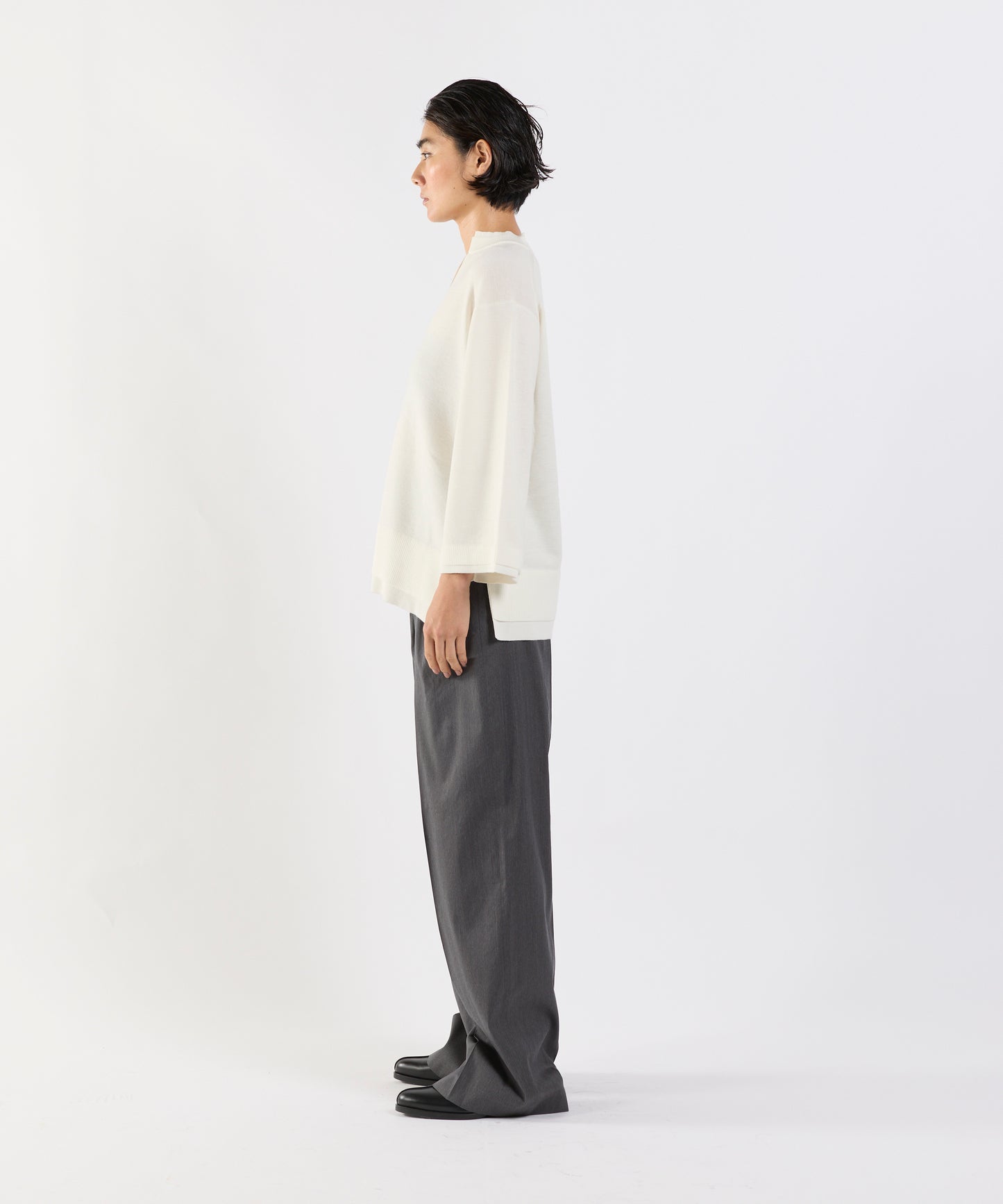 【26SS予約商品】Slit Neck Knit Top GREY