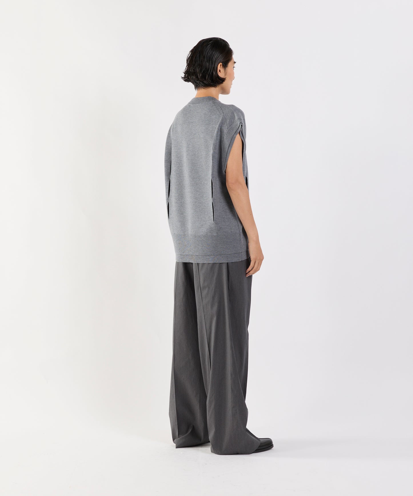 【26SS予約商品】Pintuck Belt Trousers GREY