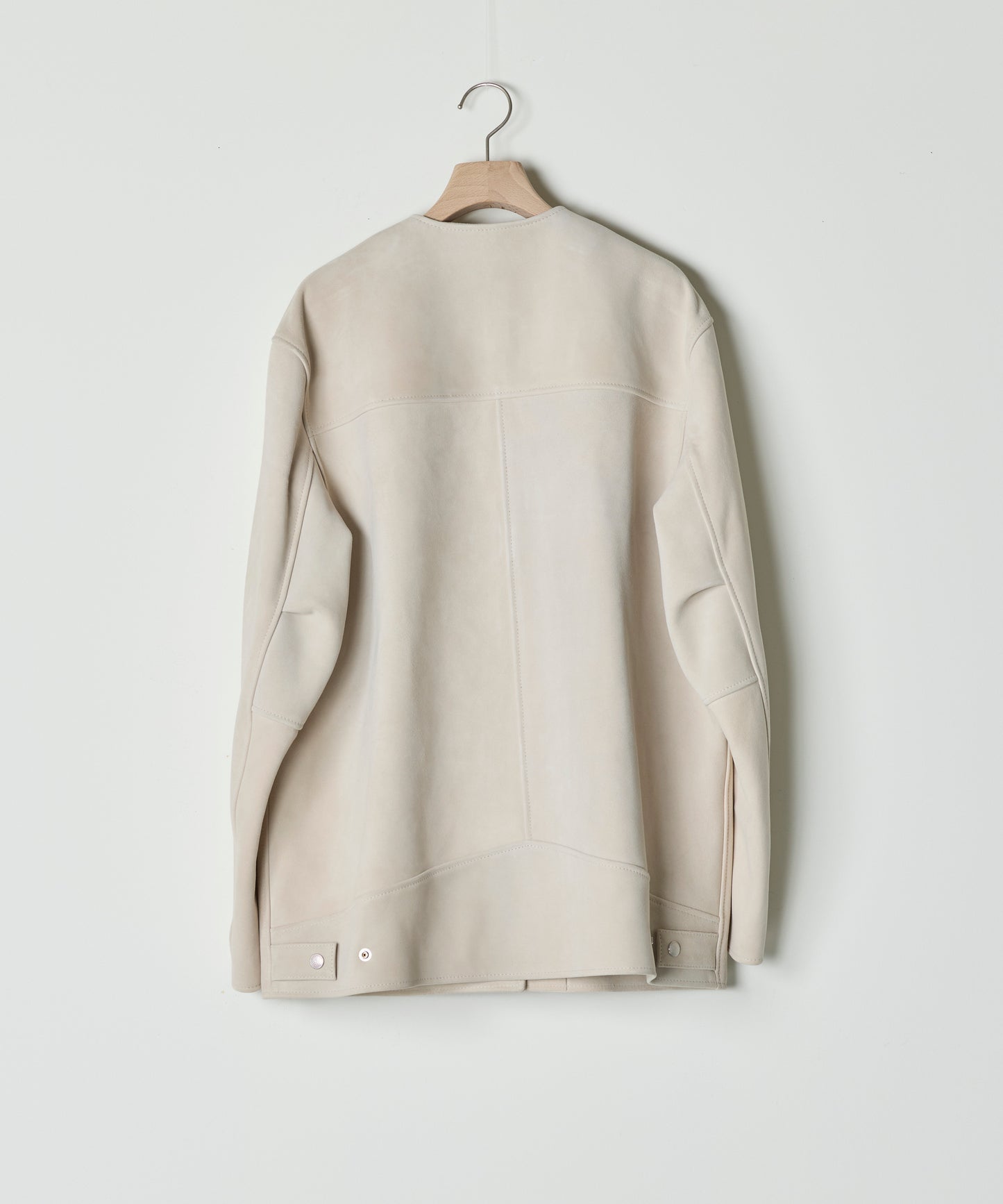 【26SS予約商品】Collarless Suede Jacket LIGHT BEIGE