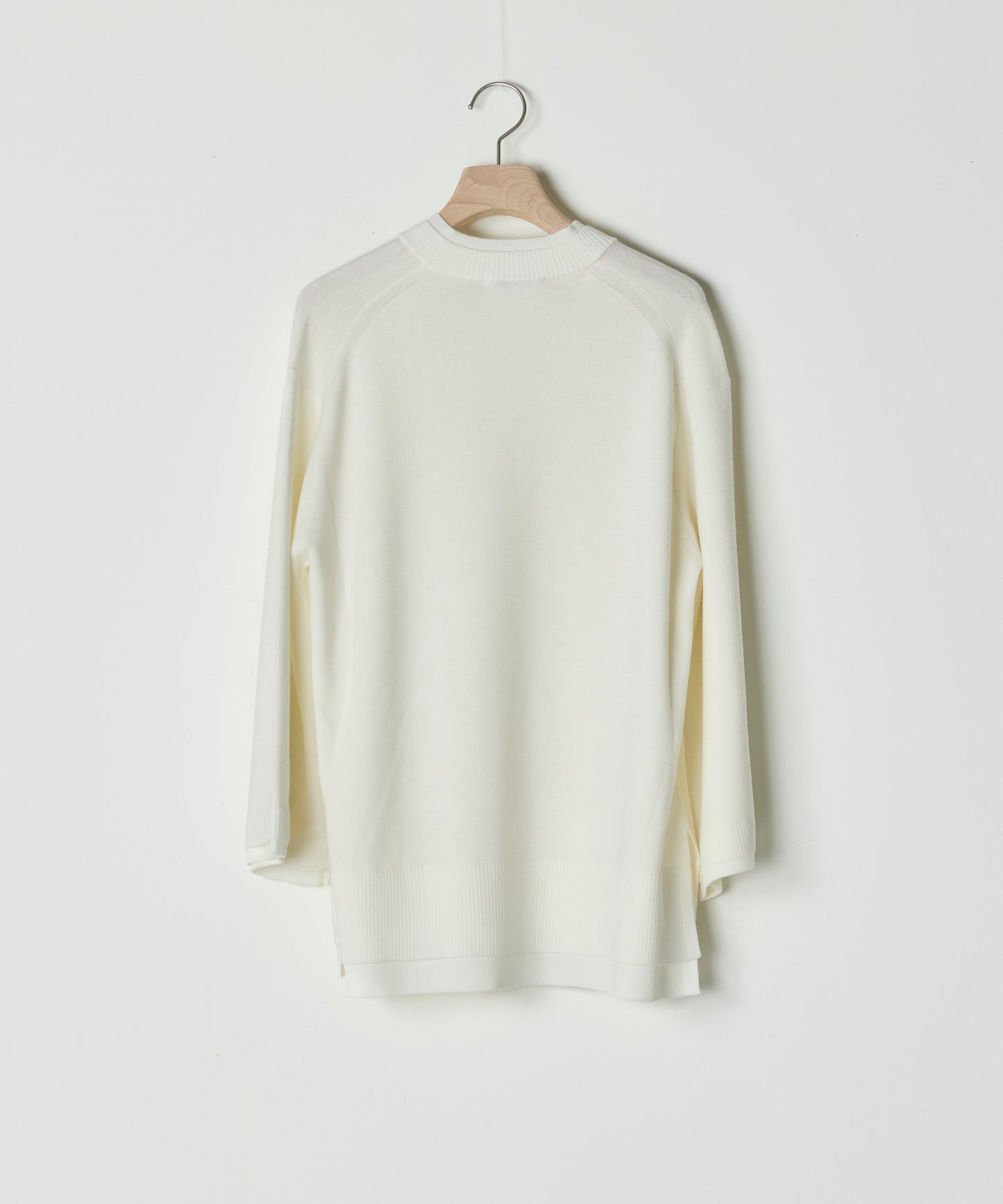 【26SS予約商品】Slit Neck Knit Top WHITE