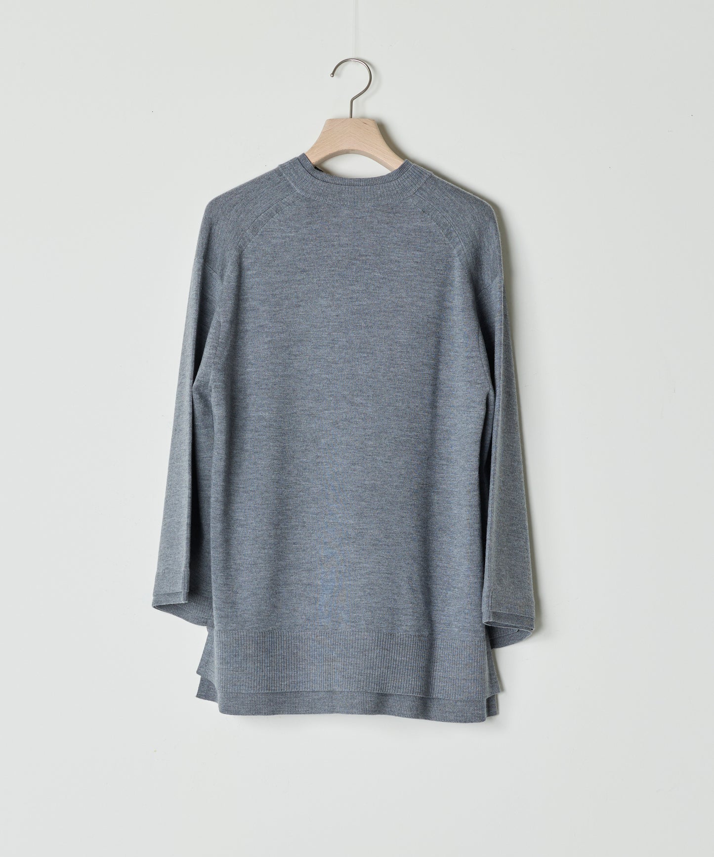 【26SS予約商品】Slit Neck Knit Top GREY