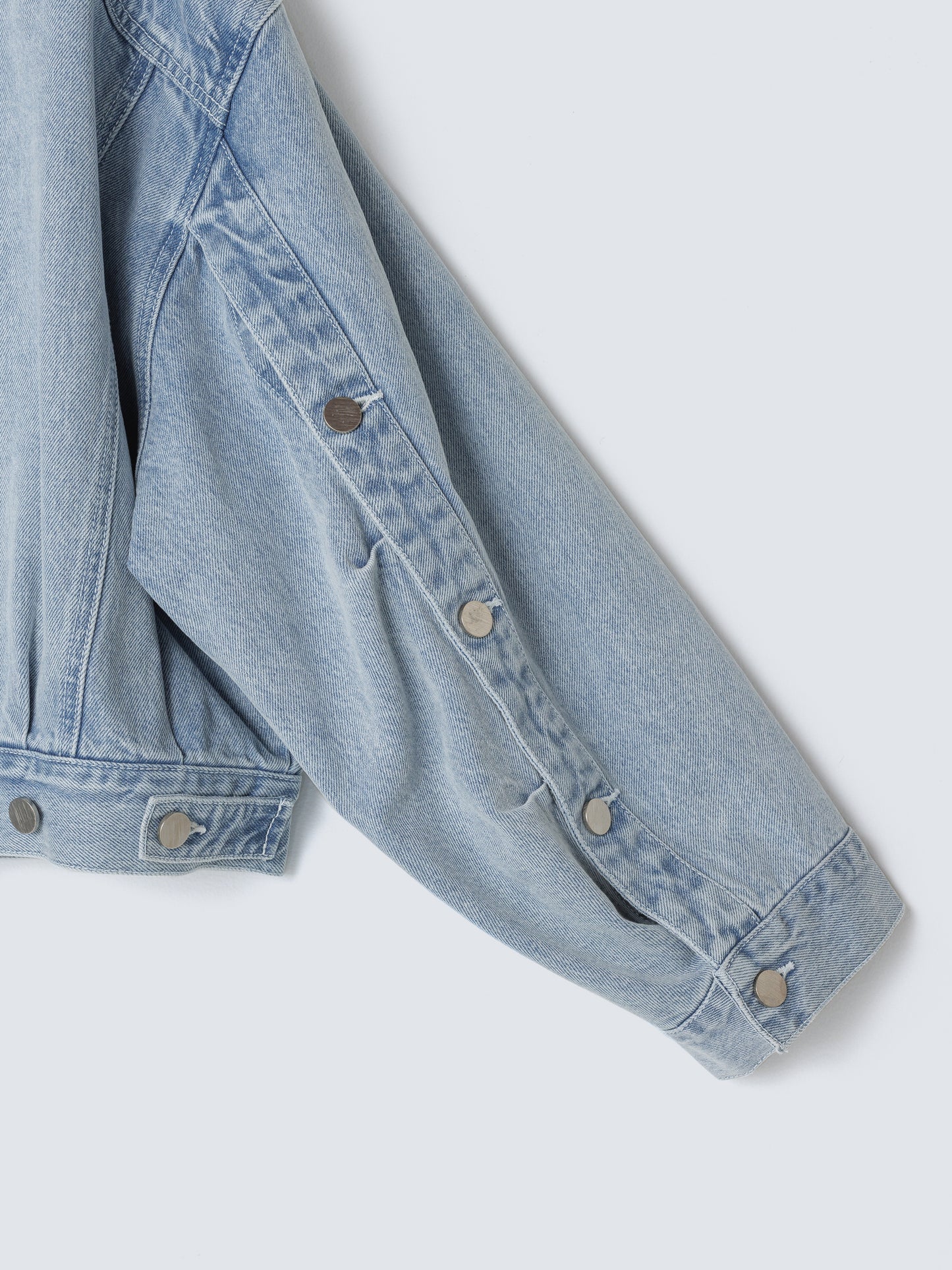 OPEN SLEEVE DENIM JACKET LIGHT BLUE