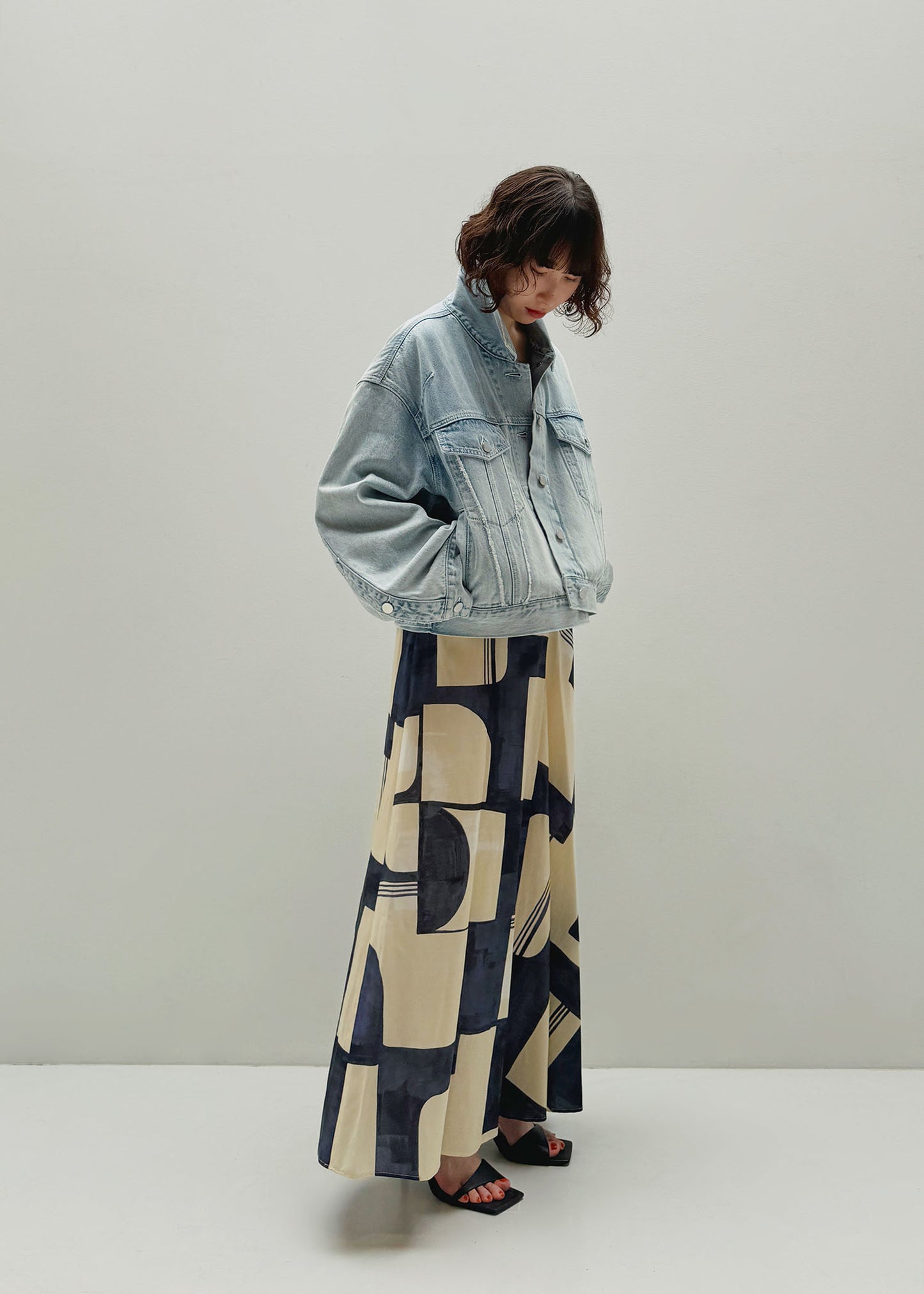OPEN SLEEVE DENIM JACKET LIGHT BLUE