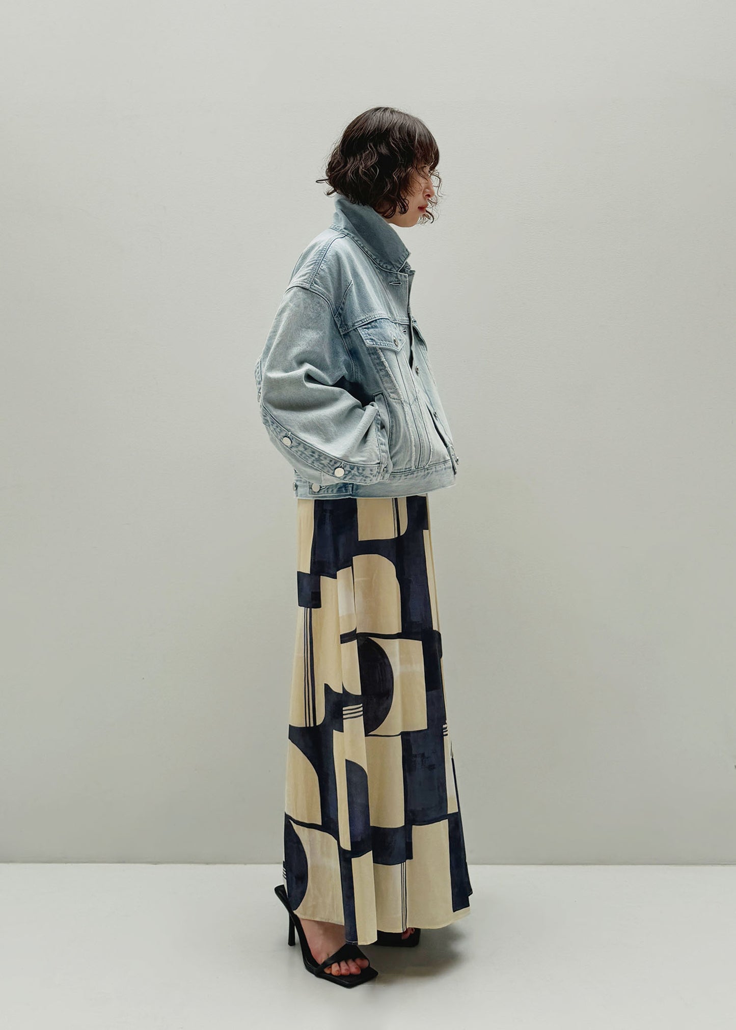 OPEN SLEEVE DENIM JACKET LIGHT BLUE