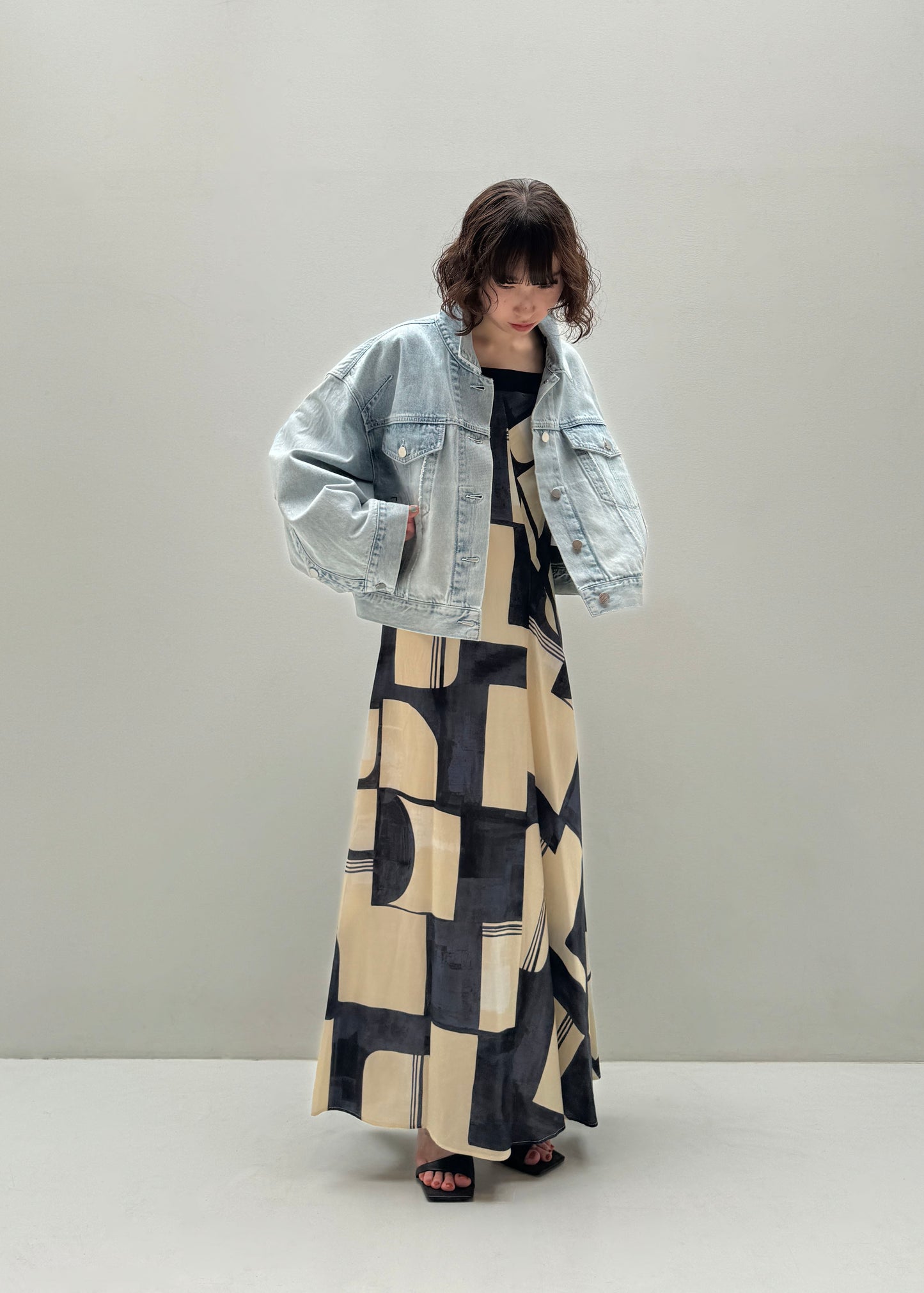 OPEN SLEEVE DENIM JACKET LIGHT BLUE