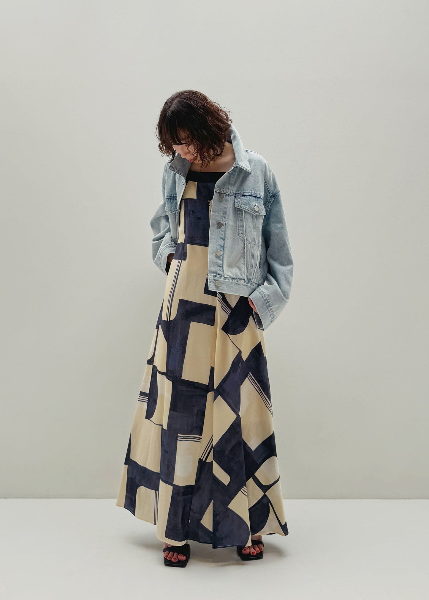 OPEN SLEEVE DENIM JACKET LIGHT BLUE