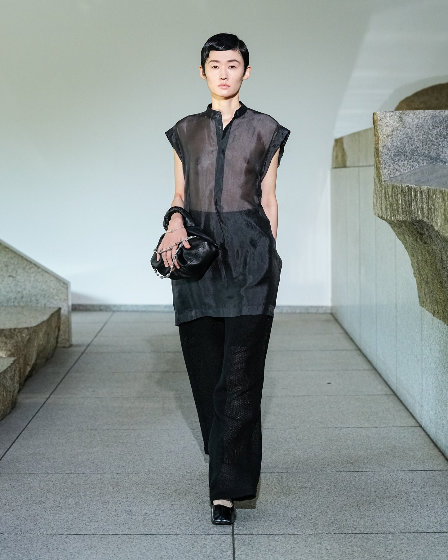【26SS予約商品】Sleeveless Tuck Shirt BLACK