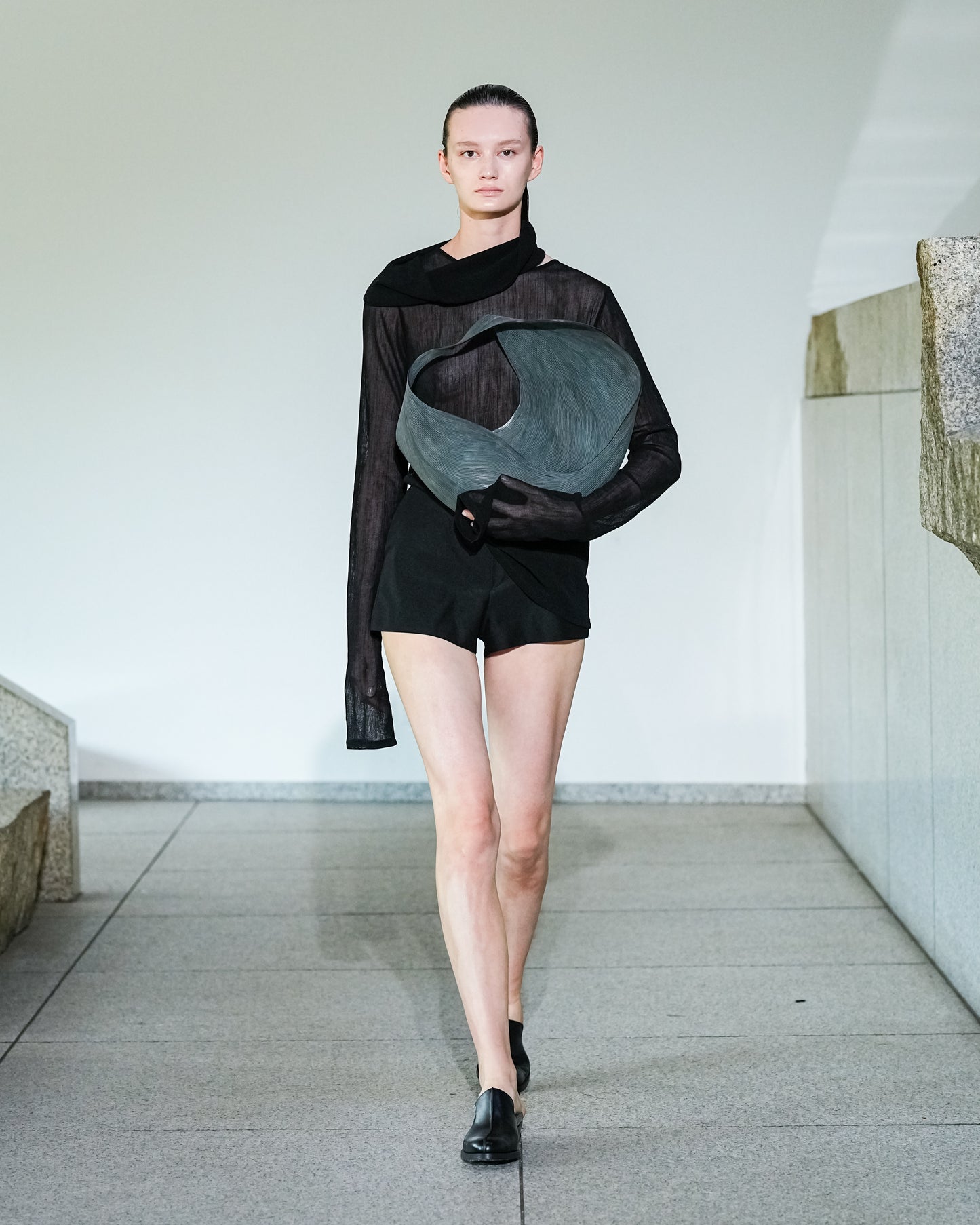 【26SS予約商品】Convertible Neck Mesh Top BLACK