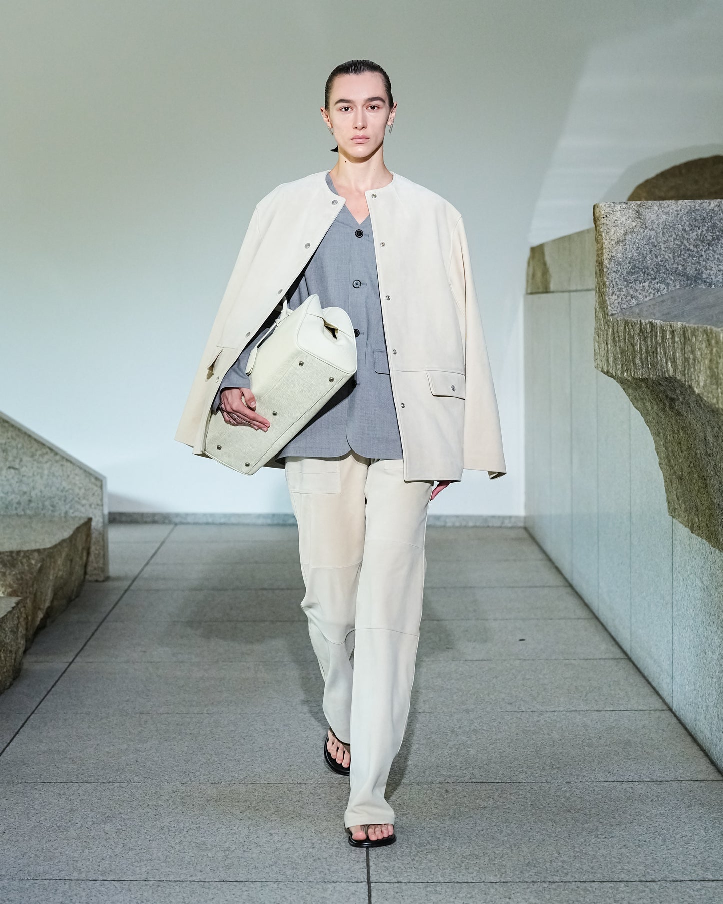 【26SS予約商品】Collarless Suede Jacket LIGHT BEIGE