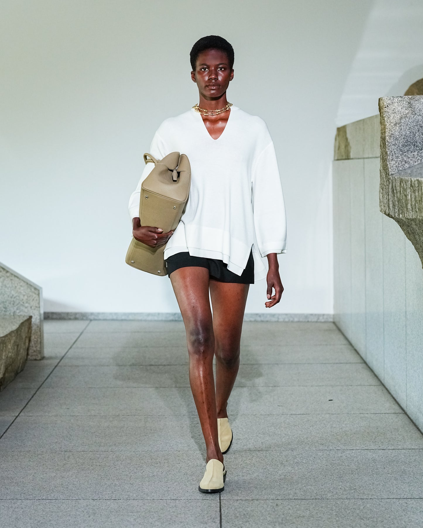 IHNN x LUMEN LG Boston bag TAUPE