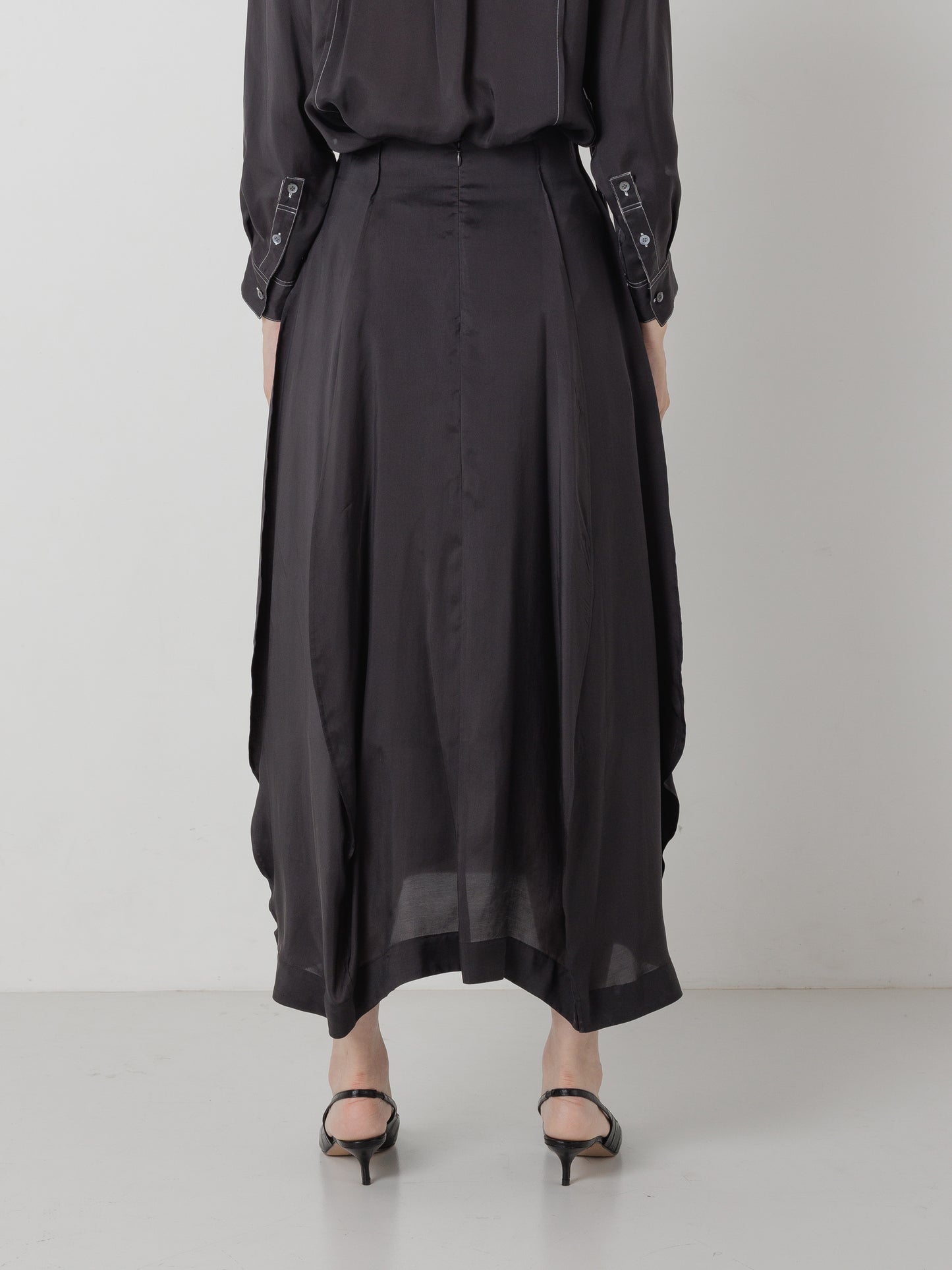 CUPRO CURVE SKIRT CHARCOAL