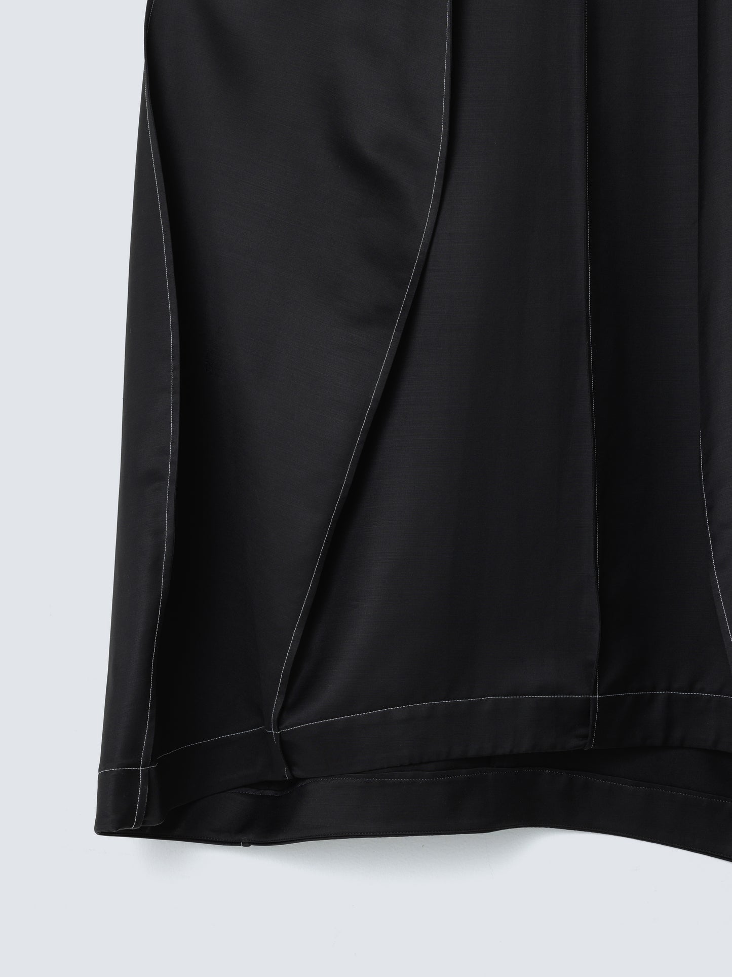 SATIN STITCH SKIRT BLACK