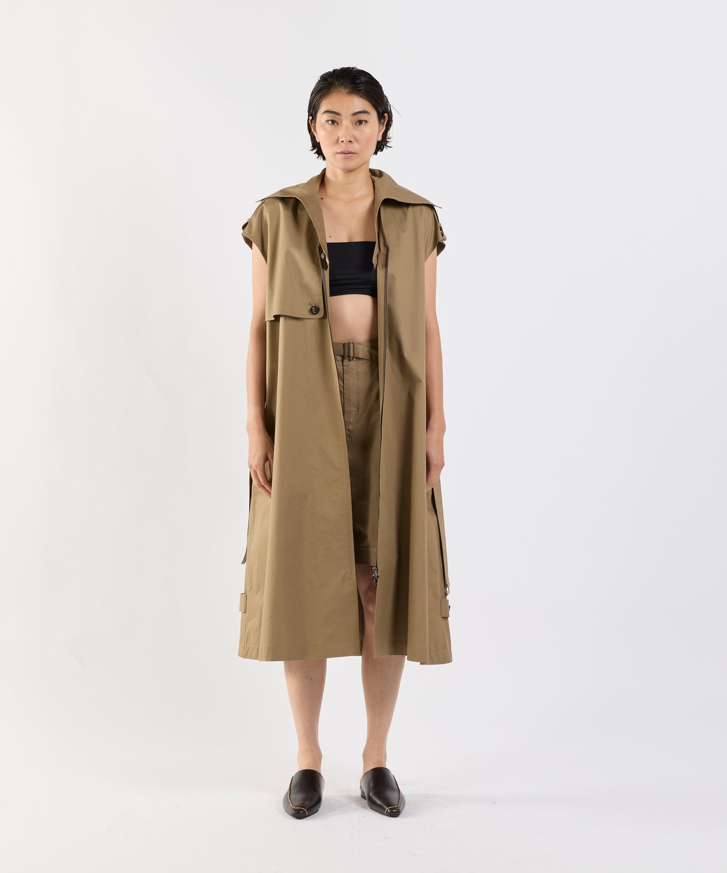 【26SS予約商品】Asymmetric Cape-Layer Dress L.BROWN