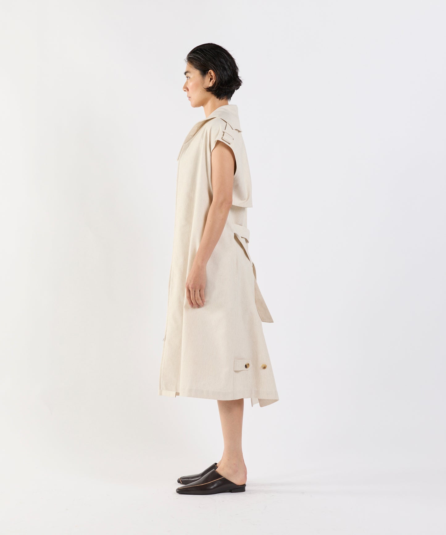 【26SS予約商品】Asymmetric Cape-Layer Dress IVORY