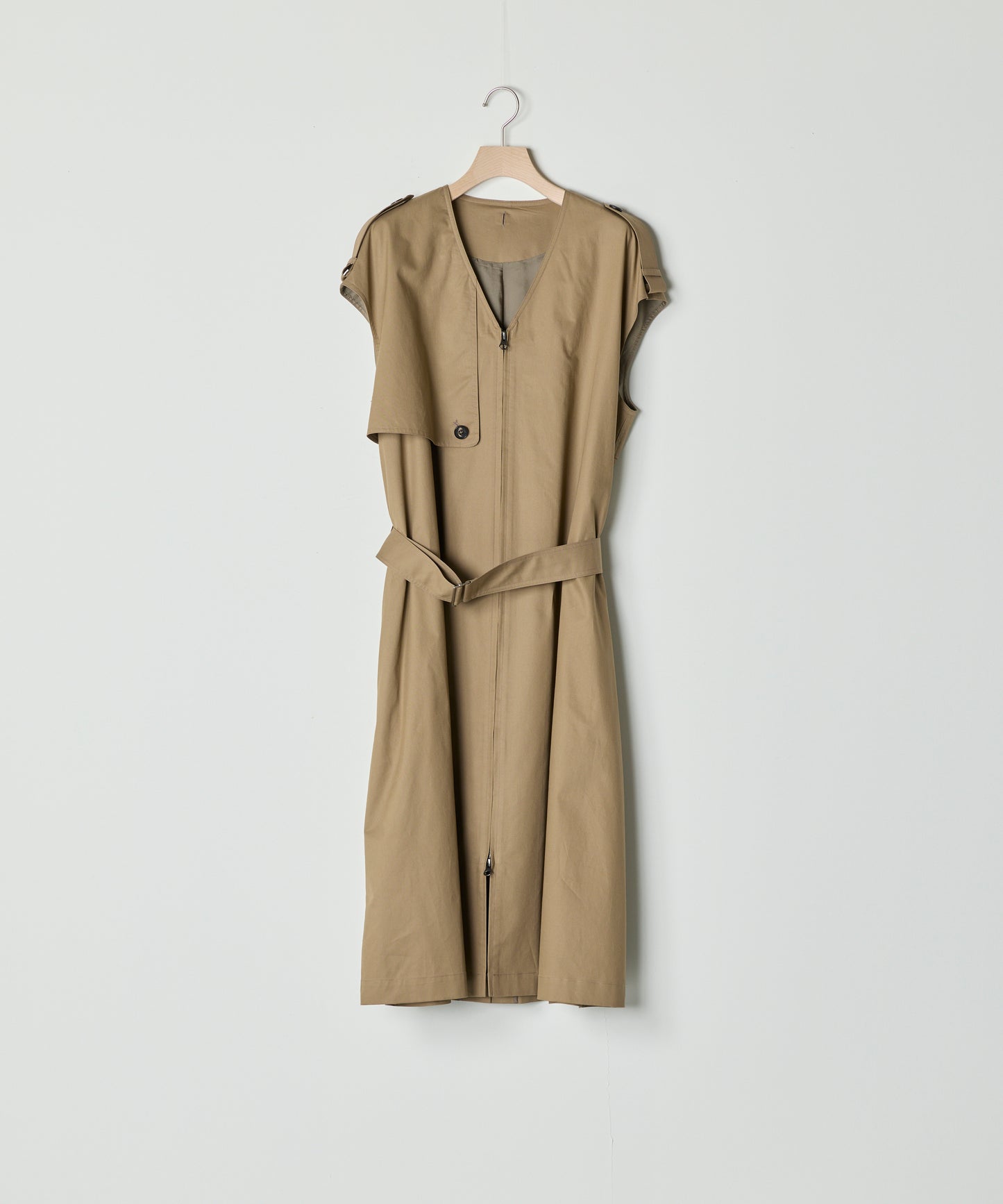 【26SS予約商品】Asymmetric Cape-Layer Dress L.BROWN