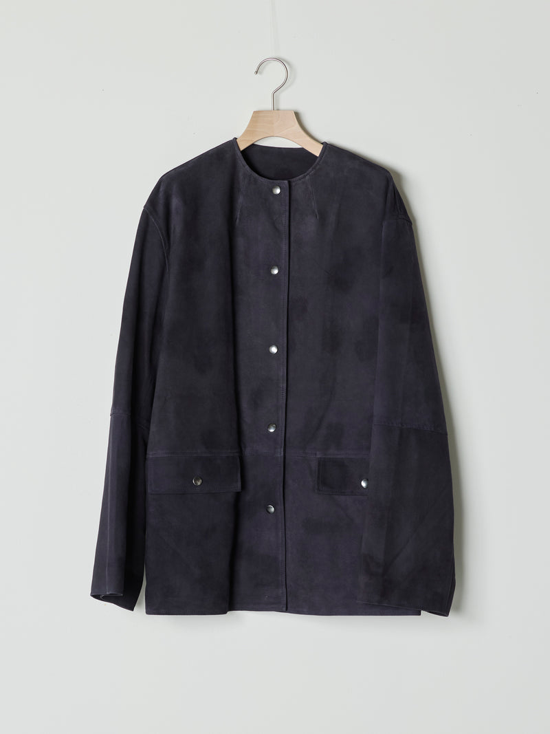 【26SS予約商品】Collarless Suede Jacket NAVY