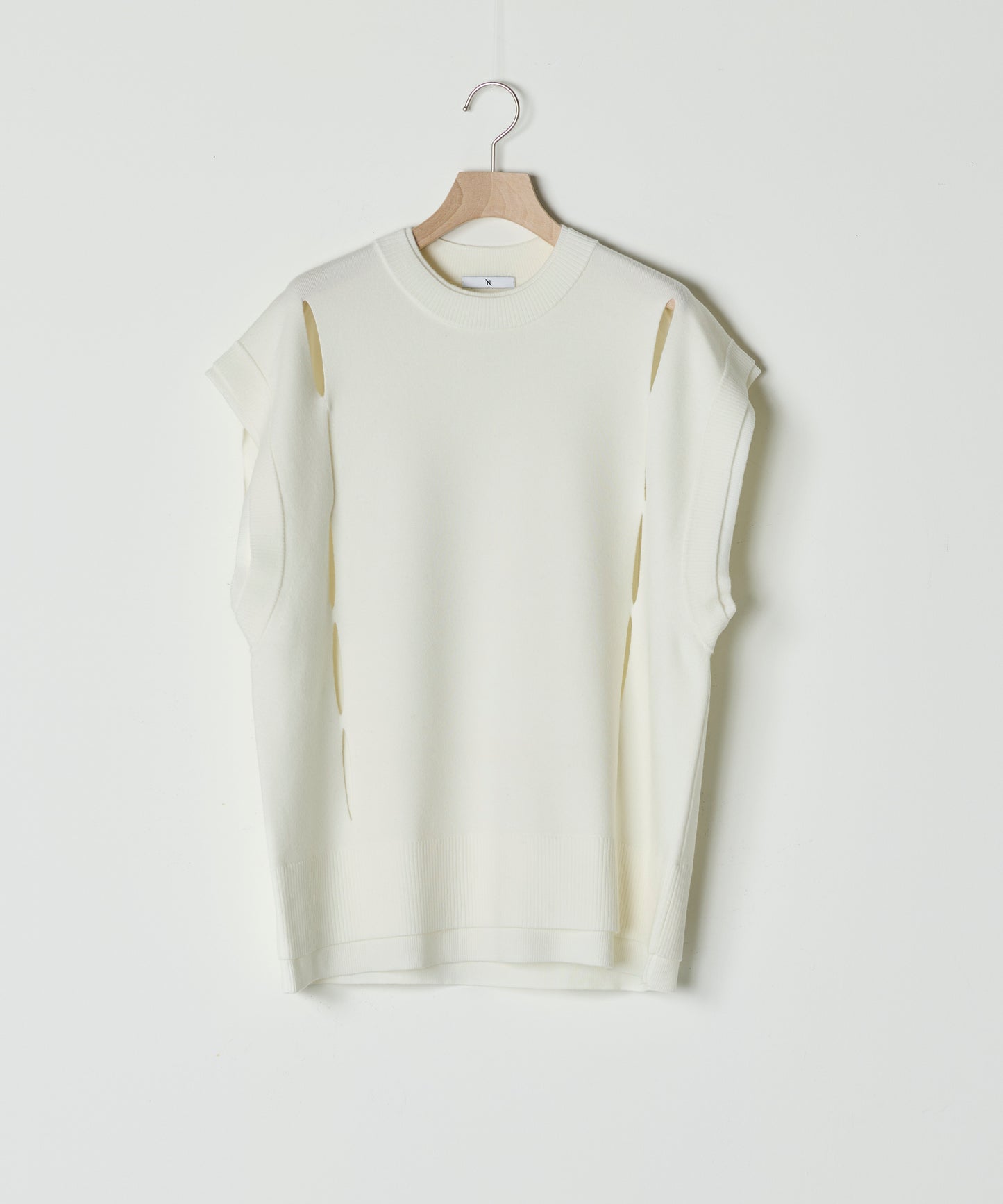 【26SS予約商品】Cut-Out Knit Vest WHITE