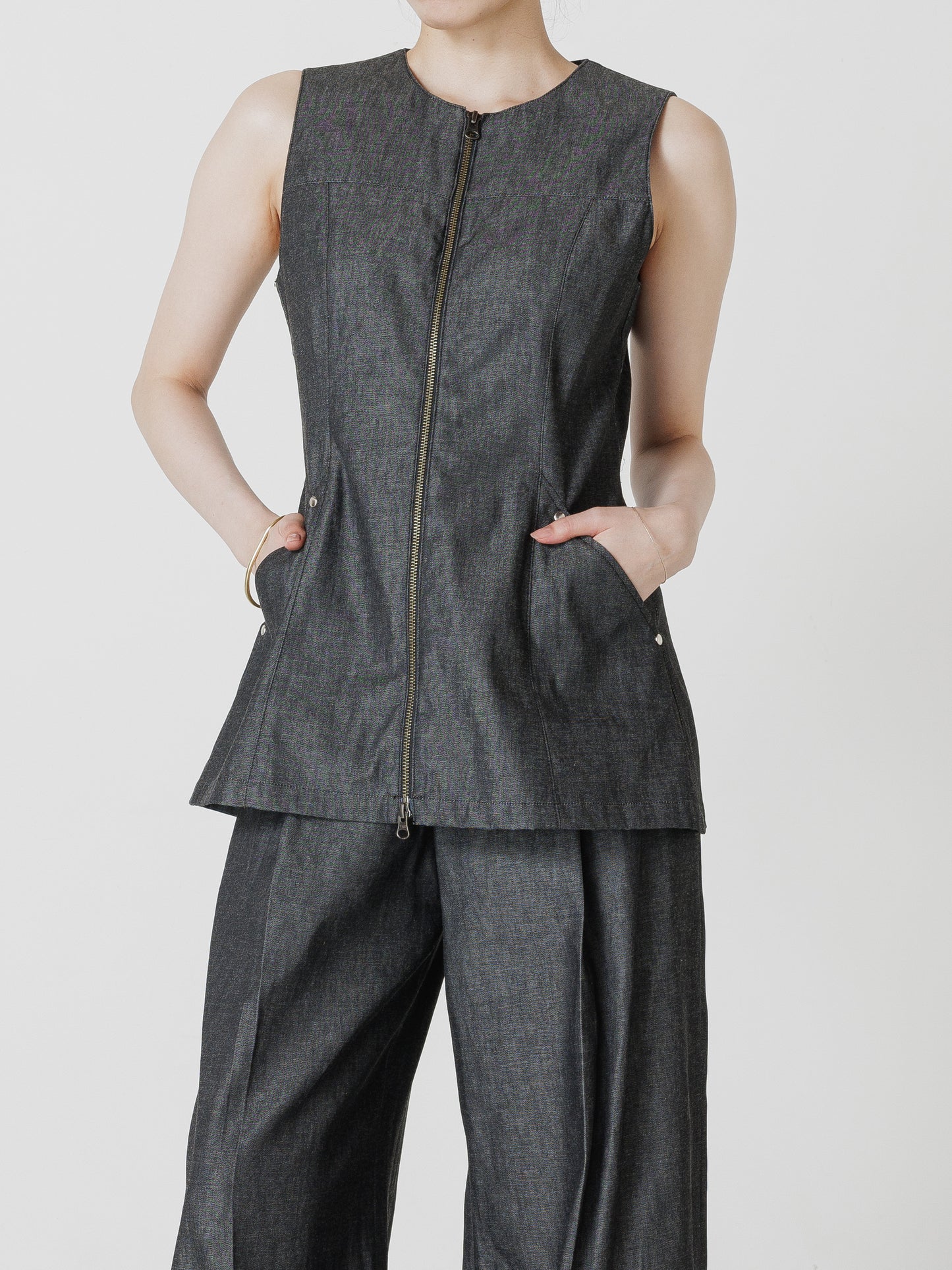 【26SS予約商品】BACK SLIT DENIM TOPS BLACK DENIM