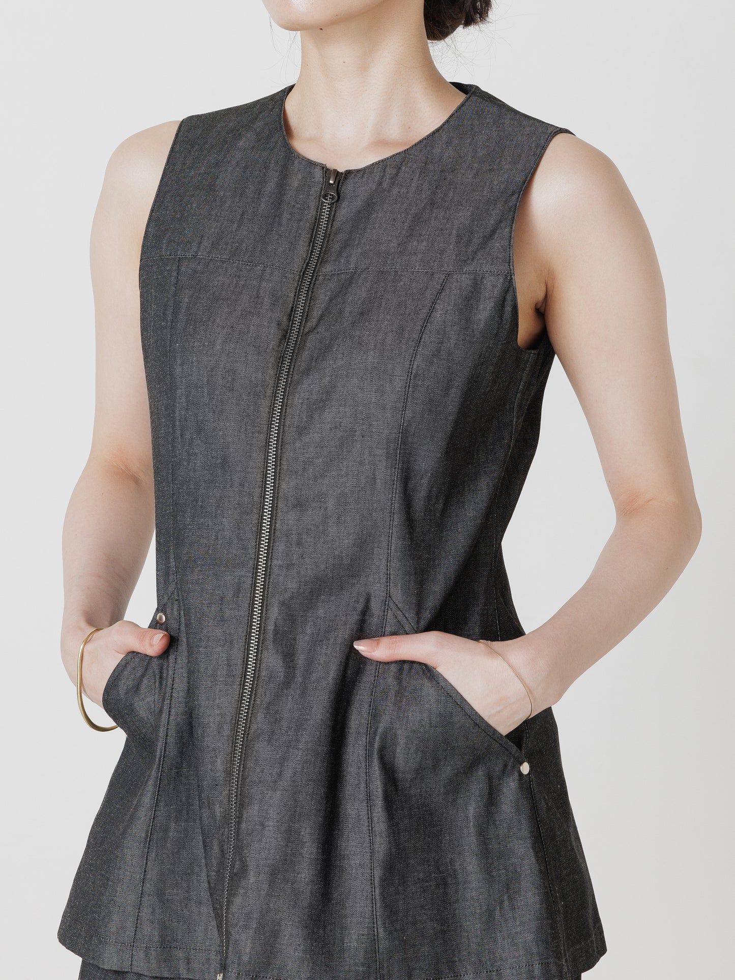 【26SS予約商品】BACK SLIT DENIM TOPS BLACK DENIM
