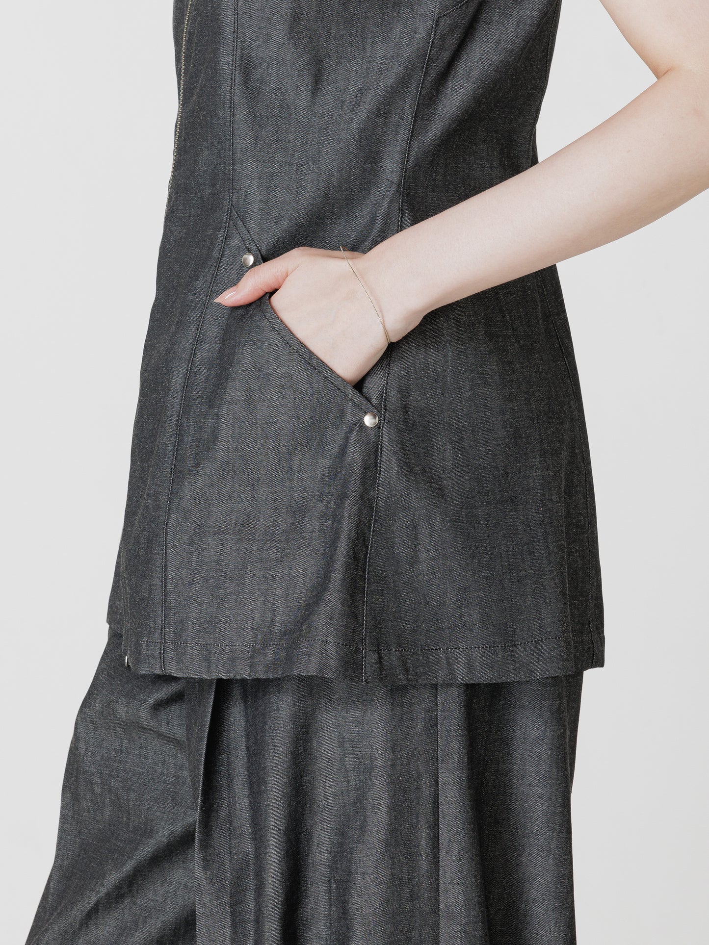【26SS予約商品】BACK SLIT DENIM TOPS BLACK DENIM