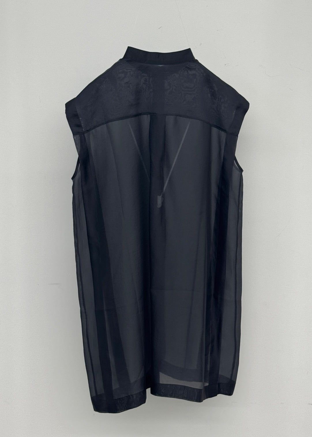 【26SS予約商品】Sleeveless Tuck Shirt BLACK