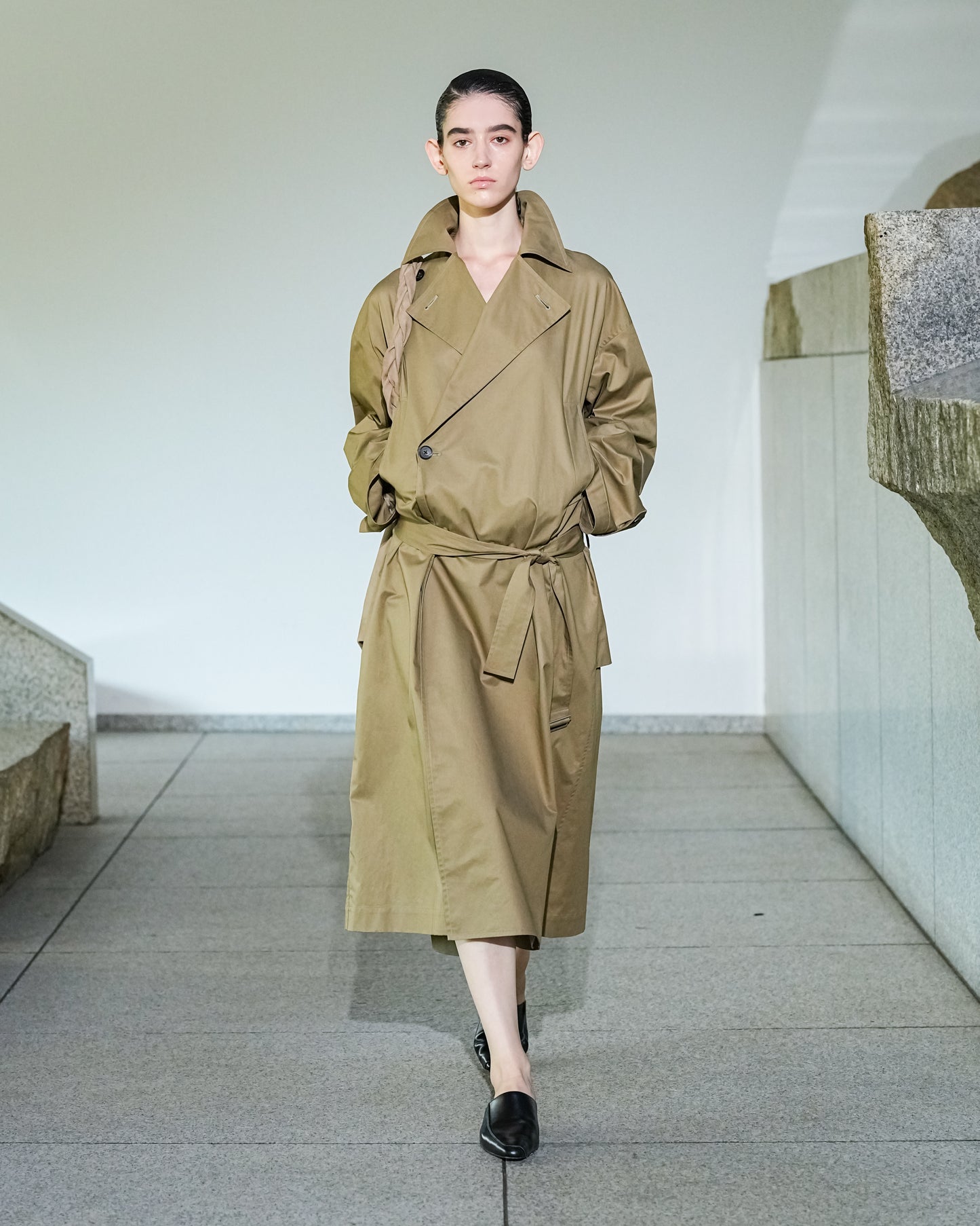 【26SS予約商品】Low-Waisted Belted Trench Coat L.BROWN